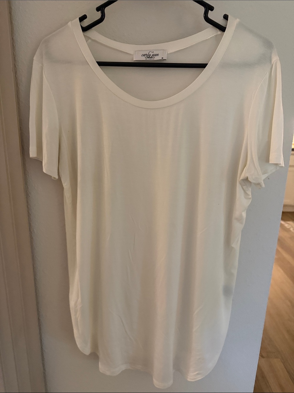 Carly Jean Los Angeles cream short sleeve scoop neck tee